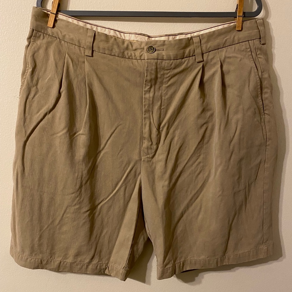 EUC Mens Tommy Bahama Beige Tan Silk Blend Flat Front Shorts Size 38 Waist